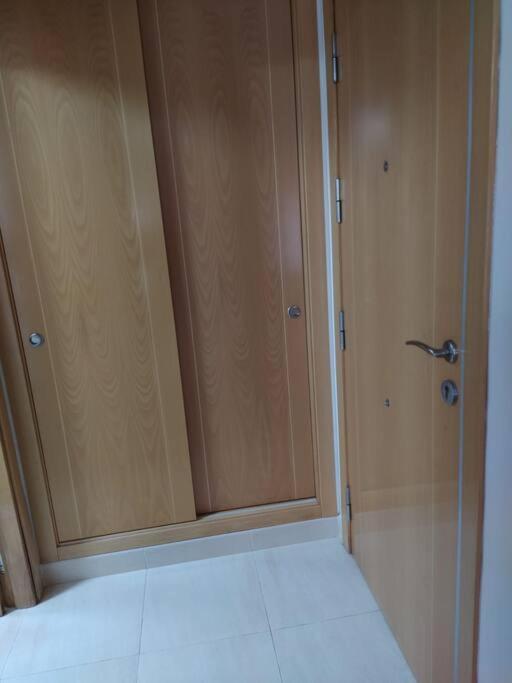 Bajo Puerta De Alcazaba Apartment Retamar  Ngoại thất bức ảnh