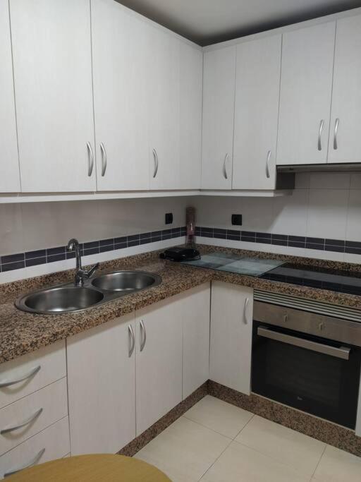 Bajo Puerta De Alcazaba Apartment Retamar  Ngoại thất bức ảnh