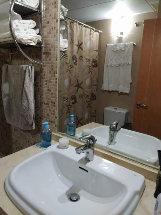 Bajo Puerta De Alcazaba Apartment Retamar  Ngoại thất bức ảnh