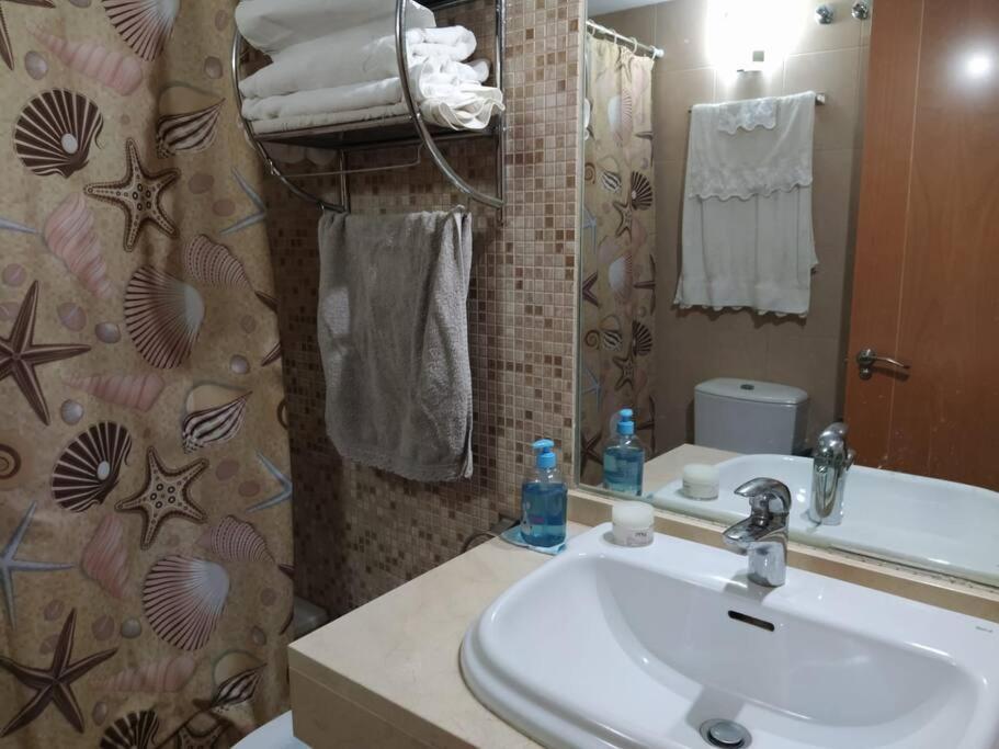 Bajo Puerta De Alcazaba Apartment Retamar  Ngoại thất bức ảnh