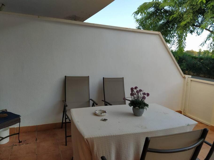 Bajo Puerta De Alcazaba Apartment Retamar  Ngoại thất bức ảnh