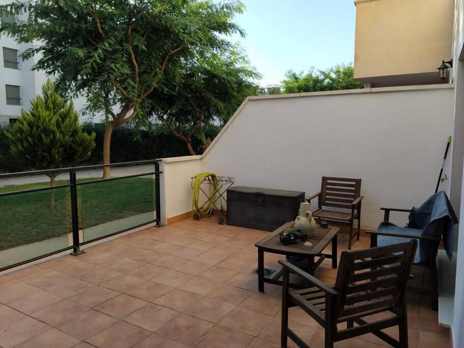Bajo Puerta De Alcazaba Apartment Retamar  Ngoại thất bức ảnh